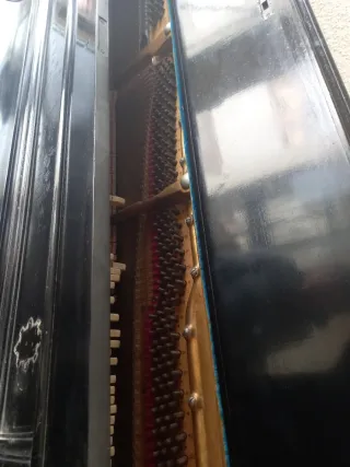 Piano antiguo Estela