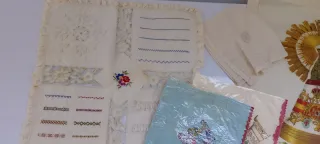 Juego de pañuelos y muestras de labores antiguas