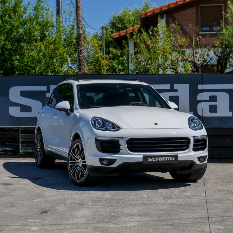 Porsche Cayenne 2016 - foto 1