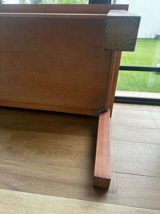 Mesa rústica de madera y 4 sillas