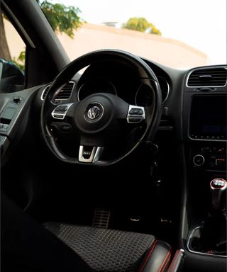 VOLKSWAGEN GOLF 2012