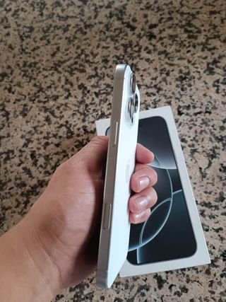 iPhone 16 Pro Max Blanco