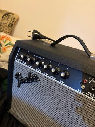 Amplificador Guitarra Fender Frontman 15G