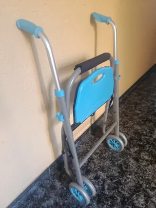 Andador plegable para adultos