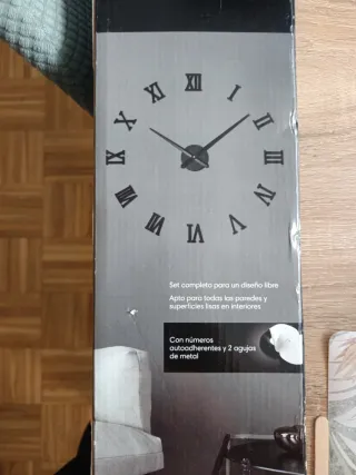 Reloj de Pared con Números Romanos
