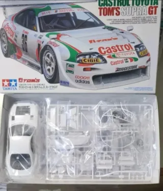 Maqueta Castrol Toyota Supra GT 1:24
