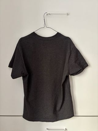 Camiseta Nike gris corte holgado