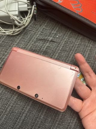 Nintendo 3DS Rosa con Custodia e Giochi