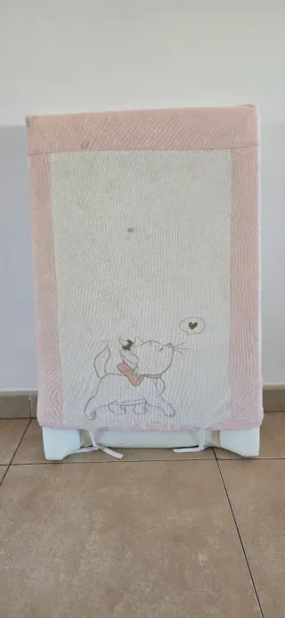 Cambiador de bebé con diseño de gatito