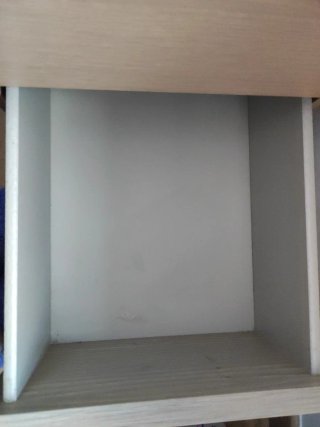 Mesita de noche de madera