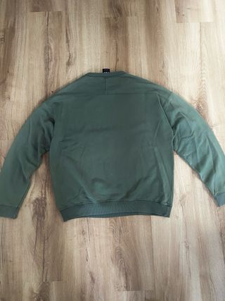 Sudadera Zara verde con bolsillo