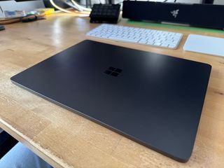 Microsoft Surface Laptop 7 Business U7-266V NUEVO