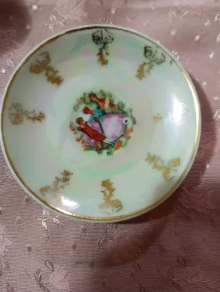 Servizio tazzine e piattini miniatura