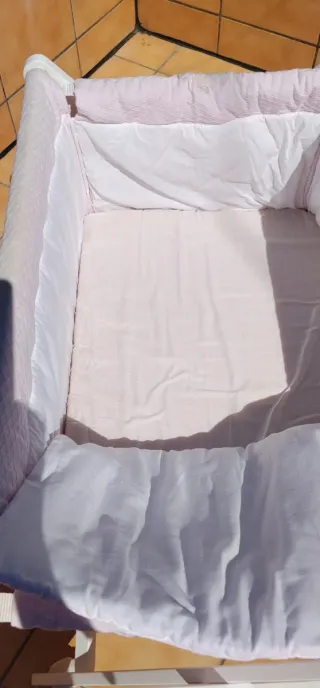 Mini cuna para bebé.