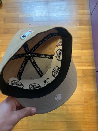 Gorra New Era  Talla 7 1/4 Beige