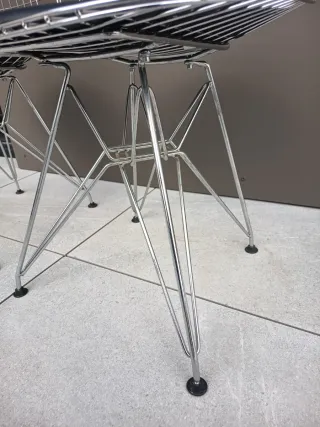 Sillas Eames Ware side chair DKR pad negro