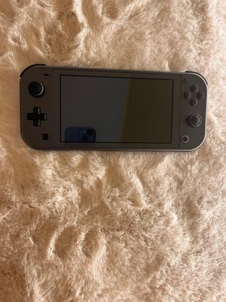 Nintendo Switch Lite + 2 giochi