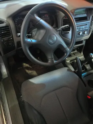 Mitsubishi Montero 2005