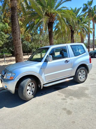 Mitsubishi Montero 2005