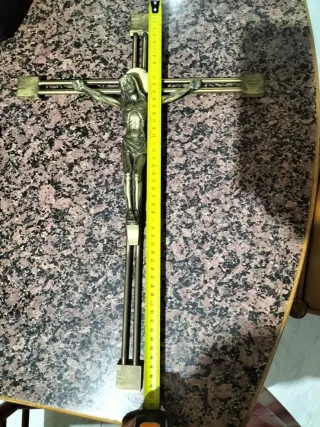 Crucifijo de bronce
