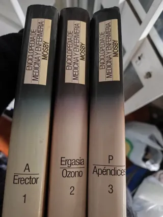 3 libros de medicina y enfermeria