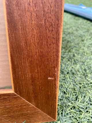 Marco de madera marrón