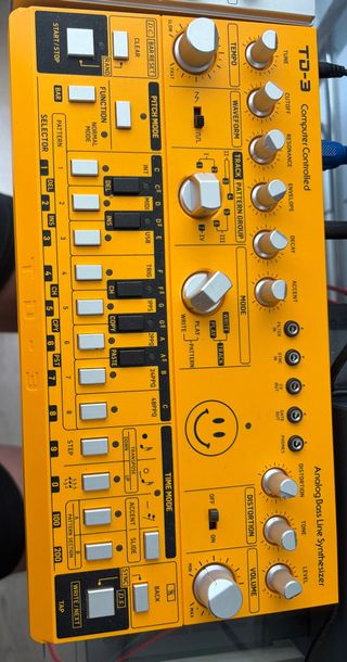 Behringer TD-3 Sintetizador Bajo Monofónico