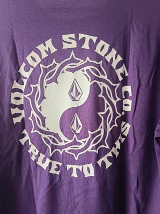 Camiseta Volcom Morada Talla M