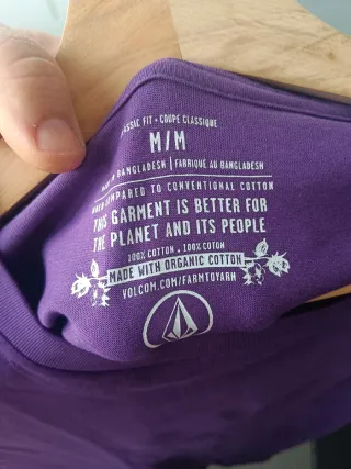 Camiseta Volcom Morada Talla M