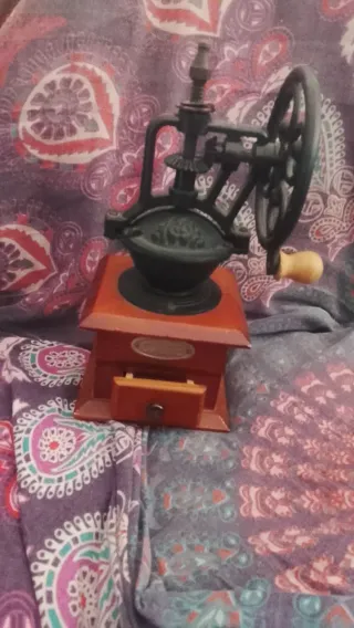 Molinillo de café madera y hierro