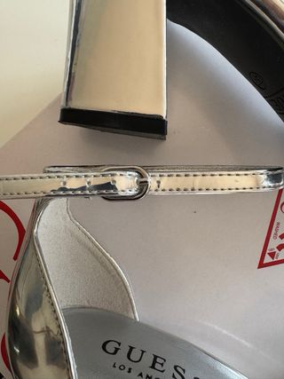 Sandalias Guess Plataforma Tacón