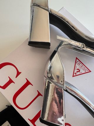 Sandalias Guess Plataforma Tacón