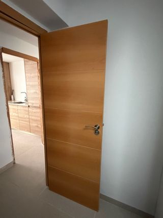 Puertas madera maciza