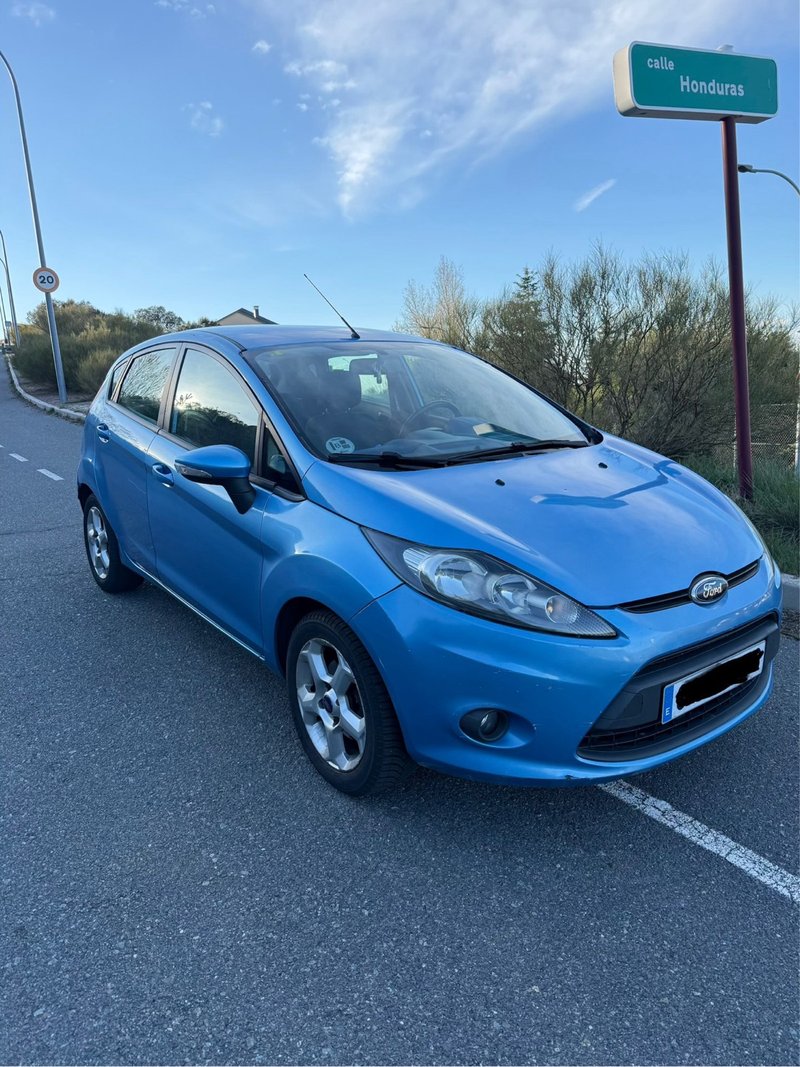 Ford Fiesta 1.4 tdci - foto 1