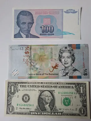 Billetes con Personajes.