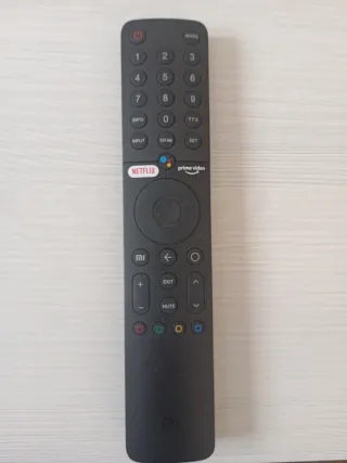 Televisión Xiaomi Negra 32".