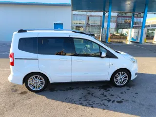 Ford Tourneo Courier 2016