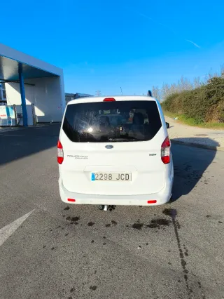 Ford Tourneo Courier 2016