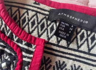 Chaqueta Étnica Negra y Roja