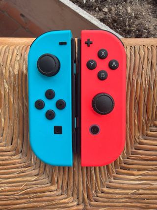 Nintendo Switch OLED Azul y Rojo