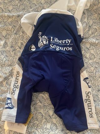 Maillot y culotte Ciclismo Liberty Seguros Talla M