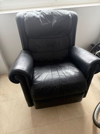 Sillón de piel negro