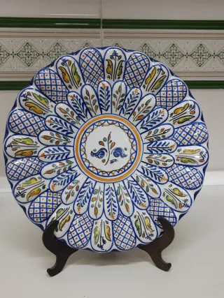 2 Platos Talavera decoración castañuelas