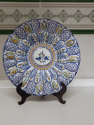 2 Platos Talavera decoración castañuelas