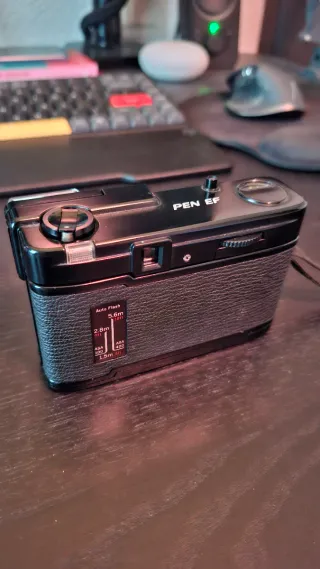 Cámara Olympus Pen EF Negra Analógica