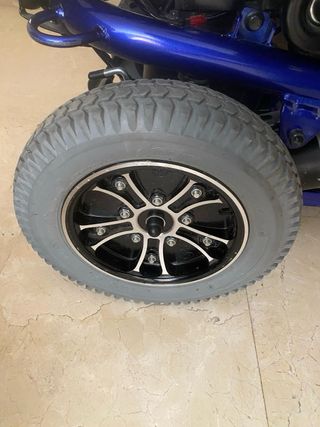 Silla de ruedas eléctrica Calabria 1