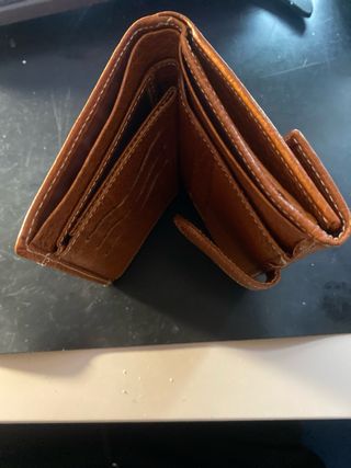 Cartera Loewe Dorada
