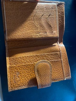 Cartera Loewe Dorada