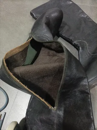 Botas altas de cuero negro