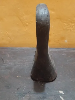 Prensa manual para vino antigua de madera